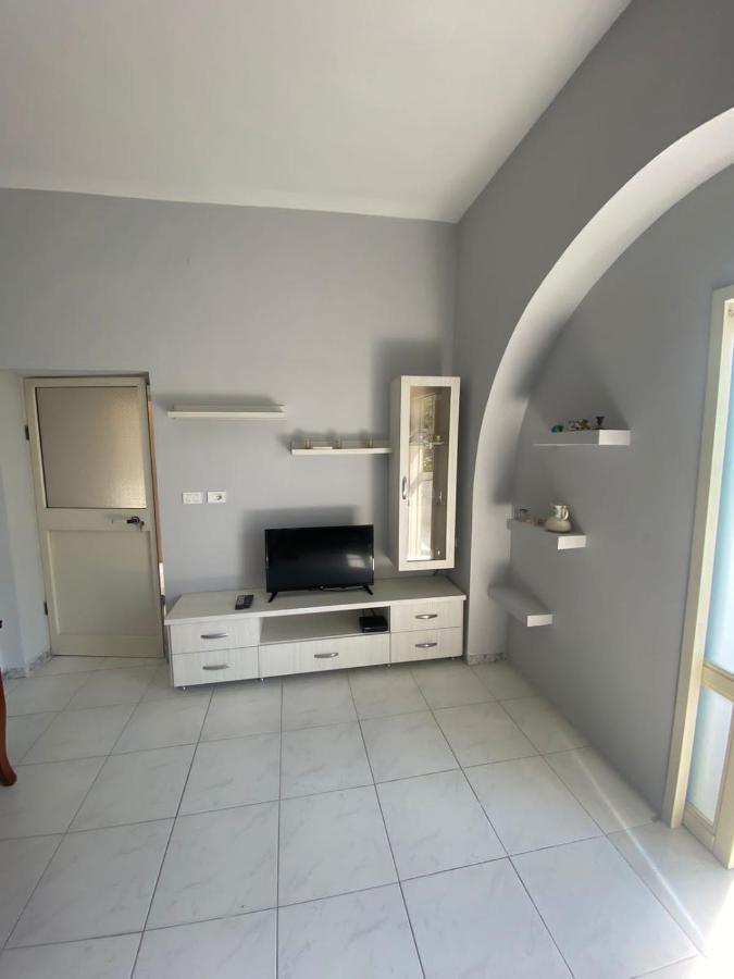Vollga Promenade Lovely 2 Bedroom Apartment Durrës Kültér fotó