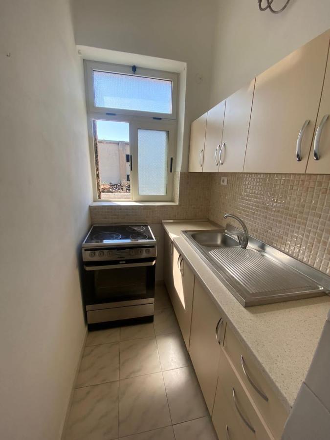 Vollga Promenade Lovely 2 Bedroom Apartment Durrës Kültér fotó