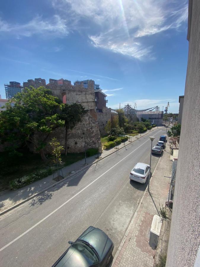 Vollga Promenade Lovely 2 Bedroom Apartment Durrës Kültér fotó